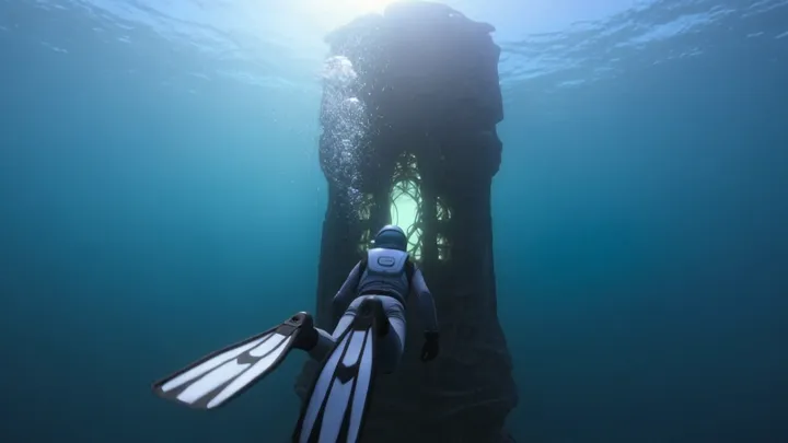 UNDERWATER LIGHT